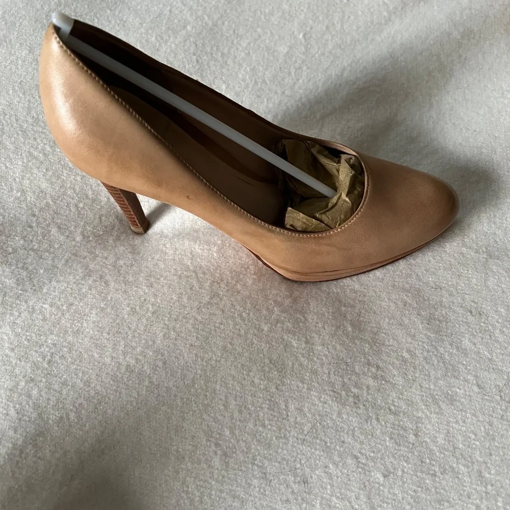 Cole Haan Chelsea Pumps Sandstone Size 6 - Picture 6 of 15